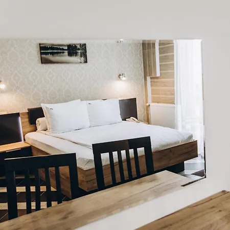 Adrenalin Hotel *